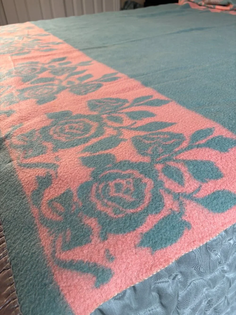 Mid Century Twin Size Floral Pink & Sea Foam Green Blanket w Satin Trim